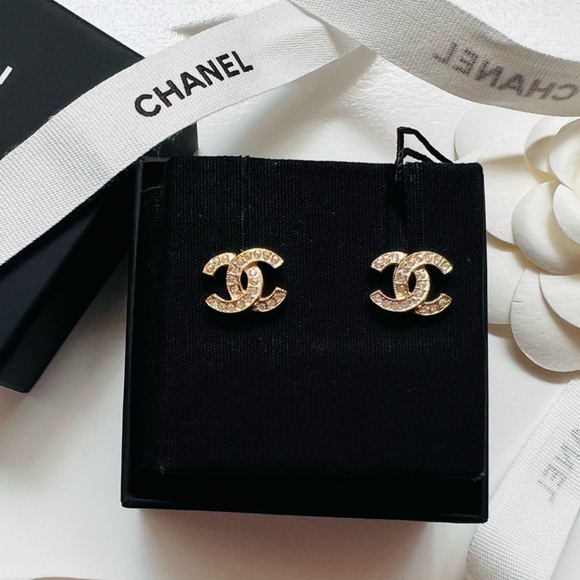 🔥CHANEL Crystal CC Earrings - Picture 4 of 9